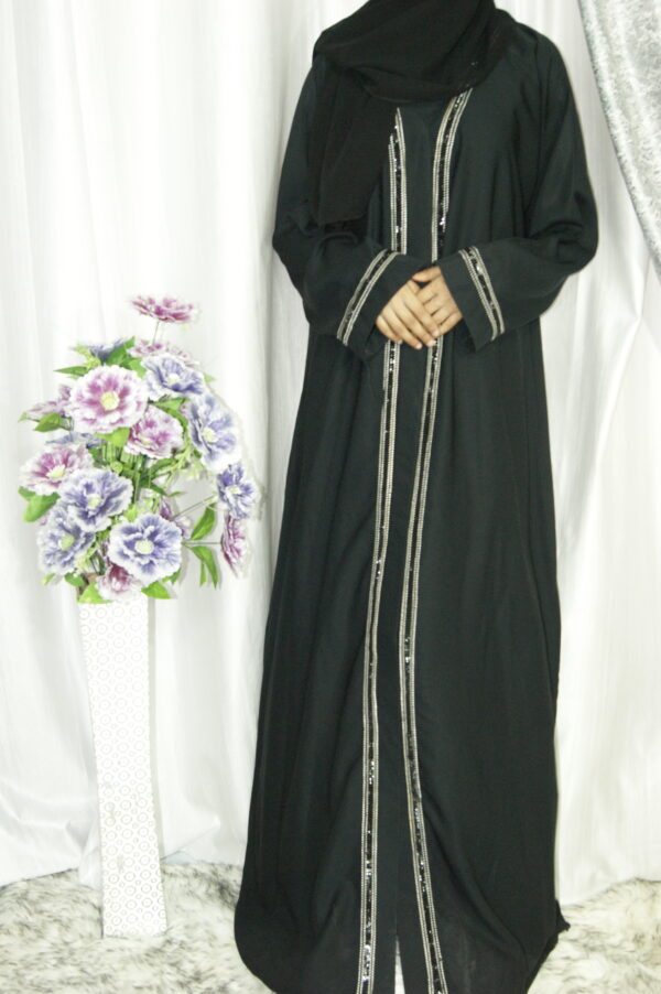 Chic Front Open Buttoned Abaya – Sleek, Modest Look